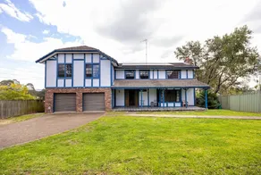 Luxury House 5 bedrooms - Image 2