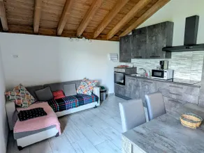 Lake-view chalet with swimming pool - Image 5