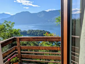 Lake-view chalet with swimming pool - Image 2