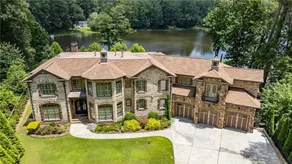 ATL Echo Lakefront Citadel | Movie Theater & BBQ - Image 2