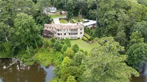 ATL Echo Lakefront Citadel | Movie Theater & BBQ - Image 5