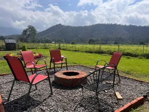 Accommodation with a large garden. - Image 4