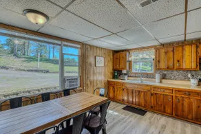 9 Bed Lake House - Summer Dates Available - Image 4