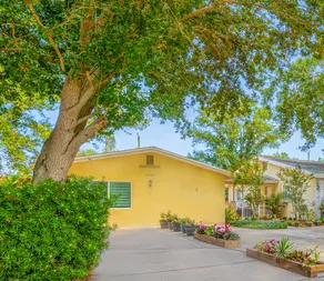 Elegant, modern home 15 min fr Clw Beach, Hot Tub - Image 4