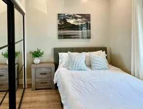 King bed I Luxury Shopping I Beach - Image 3