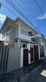 Taal and Tagaytay Escape 4BR Modern Home - Image 2