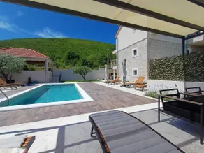 Villa MAKIN house with heated pool for 8 people, 4* - Image 3