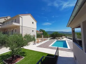 Villa MAKIN house with heated pool for 8 people, 4* - Image 2