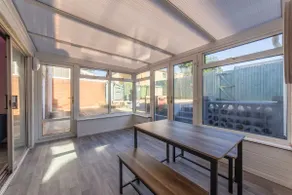 Modern Fully Renovated 4 Bedroom - Image 4