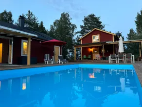 Two-story house with sauna, hot tub, and heated pool - Image 2