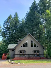 The Elk Run Lodge-close to town, hot tub, game table, Apple TV and fire pit. - Image 4