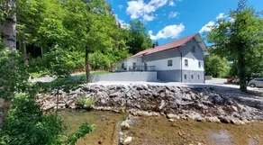 House by the stream with a pool - Image 3