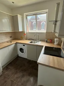 Central Two-three bedroom Beach town maisonette - Image 3