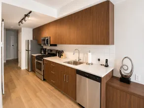 1BR Condo in the Heart of Sidney - Image 2