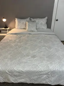 Cozy Brick 2BR- 10 Min to beach - Image 2