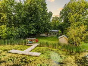 4BDRM Lake Chemong Retreat: Dock | Fire Pit | BBQ - Image 4