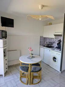 Valras Apartment – Beachfront - Image 3