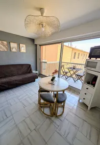 Valras Apartment – Beachfront - Image 2