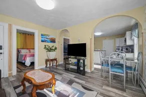 NEW! EV Charger+1st Flr+5min to Dwntwn+Remodeled - Image 3