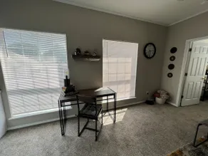 Quiet Traveling Executive Suite 49 - Image 2