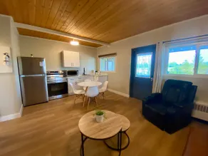 Bayfield Retreat • Near Grand Bend • Pool+Hottub 6 - Image 2