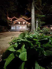 The BeachBird Bungalow- Slps 10 W/ 2nd Floor Deck! - Image 2