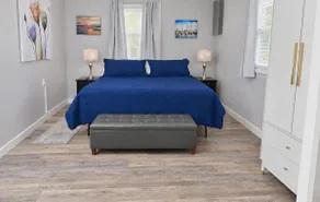 Lakefront Cottage: King Bed, Dock & Screened Porch - Image 3