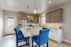 3BR townhome with pool, hot tub, WiFi, fireplace - Image 5