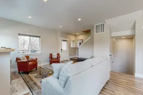 3BR townhome with pool, hot tub, WiFi, fireplace - Image 4