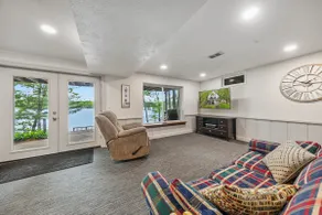 Lake House in Gaylord - Image 2