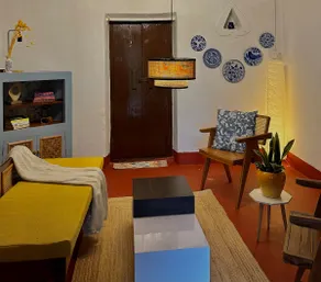 Entire 2BR bungalow - Image 3