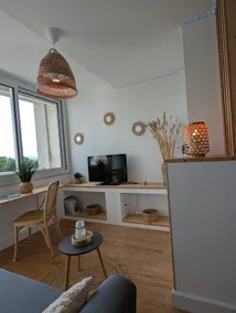 Cozy studio in the city center with stunning views of the Pyrenees - Image 4