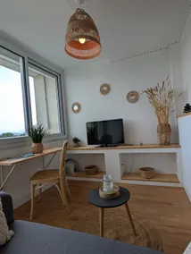 Cozy studio in the city center with stunning views of the Pyrenees - Image 3