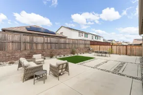 Monthly or Daily Stay in Spacious 4BD for Family or Work with Outdoor backyard and BBQ grill - Image 4