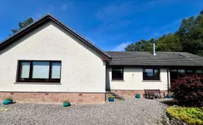 Clianba- 3 bedroom Highland home from home - Image 2