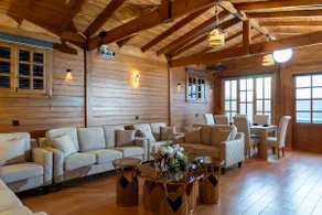 Cottage with private pool - Image 4
