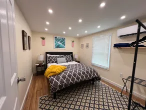 Cozy & Comfy DT Cville Getaway. - Image 2