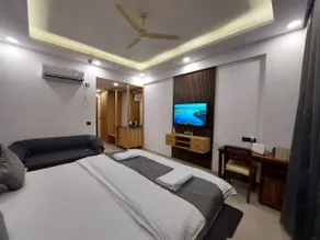 Luxury loft 2 | Omaxe New Hazratganj - Image 2