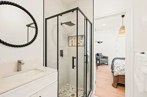 Cozy Retreat Near Downtown - Perfect for Families - Image 3