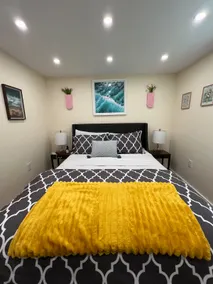 Beautiful, Cozy, Downtown Apt! - Image 3