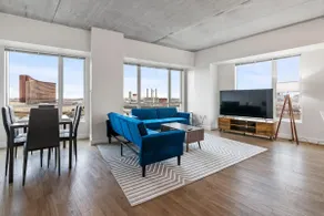 Spacious & Modern 3BR 2BA Condo Lake, City View - Image 3