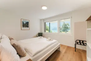 FLORA BAY • Lake Brienz views and garden terrace - Image 4