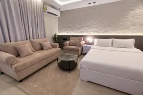 Quiet and upscale studio (Smart Entry) - Image 3