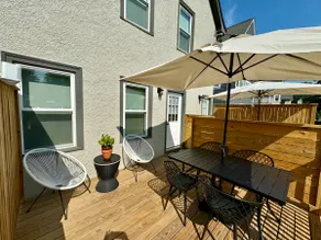 Renovated Duplex Sleeps 7 • Parking • Near Chicago - Image 4