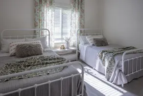 Romantic Farm House - Image 4