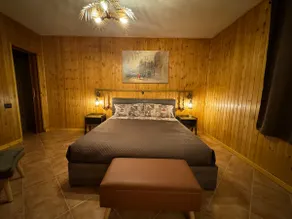 La Rustica: Wooden House with Outdoor Jacuzzi & Spa - Image 4