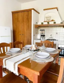 Aunt Rosa's Cottage - Image 5