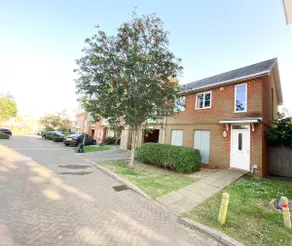 Redhill 2 bedroom coach house - Image 1