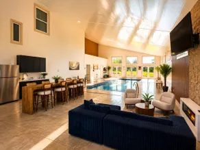 Castleview Cove- 5Bd 4Ba Lakefront Luxury Retreat! - Image 2