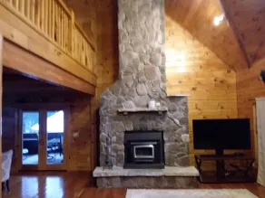 Luxury Log Home4 Bedroom 3 kings/2queens-3.5Baths - Image 3